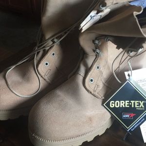 SOLD**⭐️Gore-Tex Boots Men’s Size 12.5
